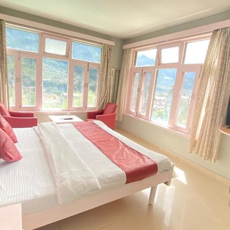 Hotel Meadows Manali Exteriör bild