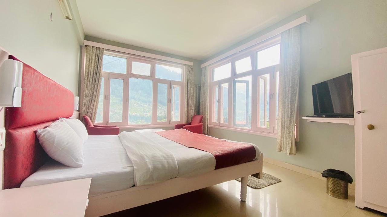 Hotel Meadows Manali Exteriör bild