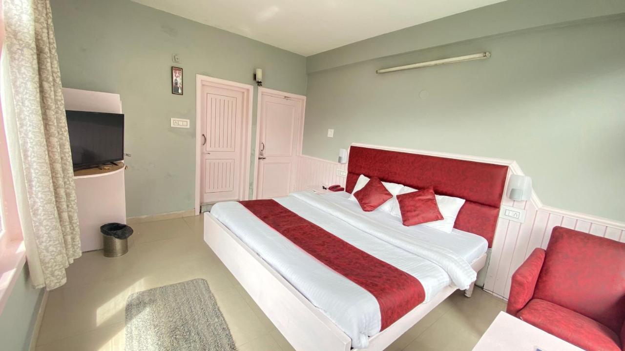 Hotel Meadows Manali Exteriör bild